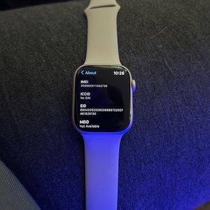 Apple Watch series 8 45 mm aluminum Wi-Fi + Cellular w/ starlight band